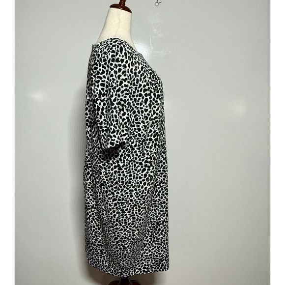Talbots Dress 20W Knee Length Black White Animal Print Shift Back Zip Career - Picture 3 of 11